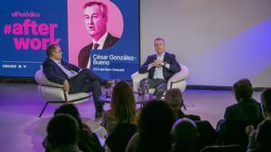 Albert Sáez, director de El Periódico y César González-Bueno, consejero delegado de Banc Sabadell en el Afterwork de EL PERIÓDICO en Casa Seat