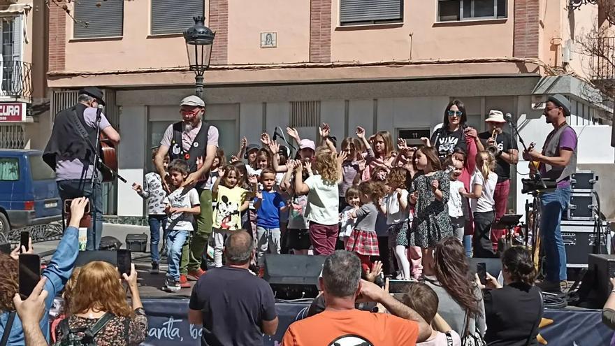 Los peques de Altura se divierten con Dani Miquel