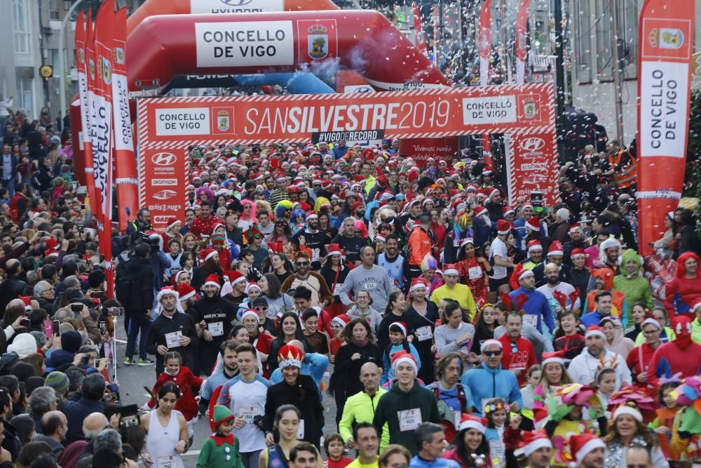 Miles de participantes celebraron el fin de año por el centro de Vigo