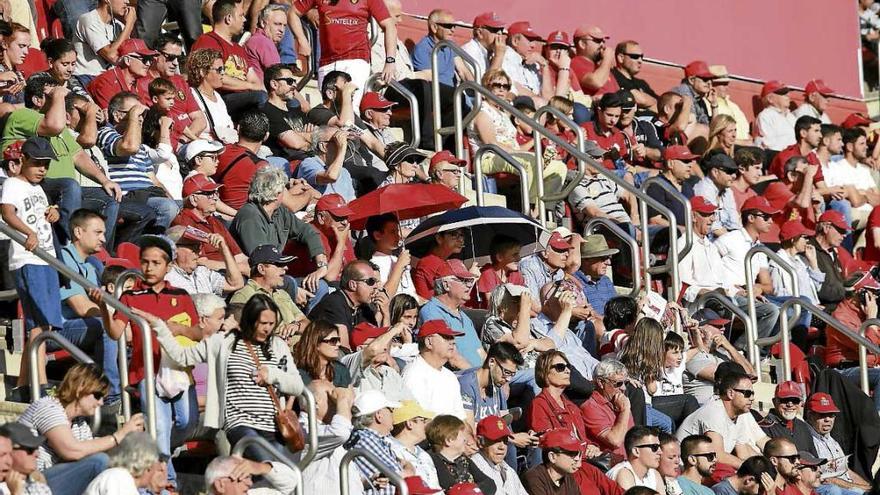 Aficionados del Mallorca, el sábado en Son Moix.