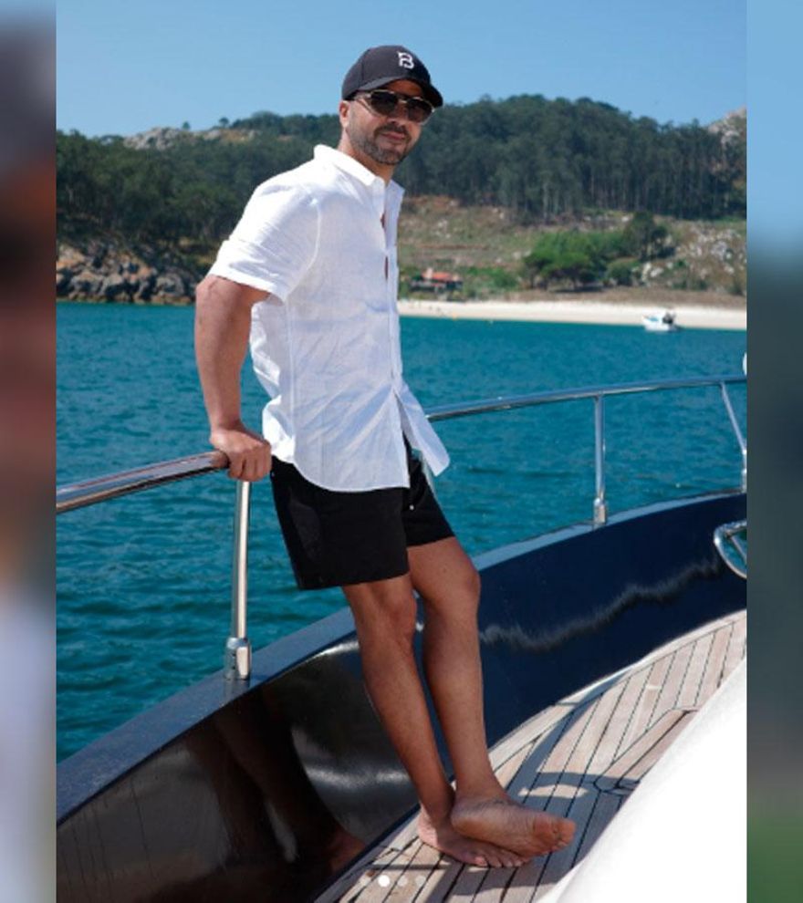 Luis Fonsi se relaja en las Cíes antes de su concierto en A Coruña