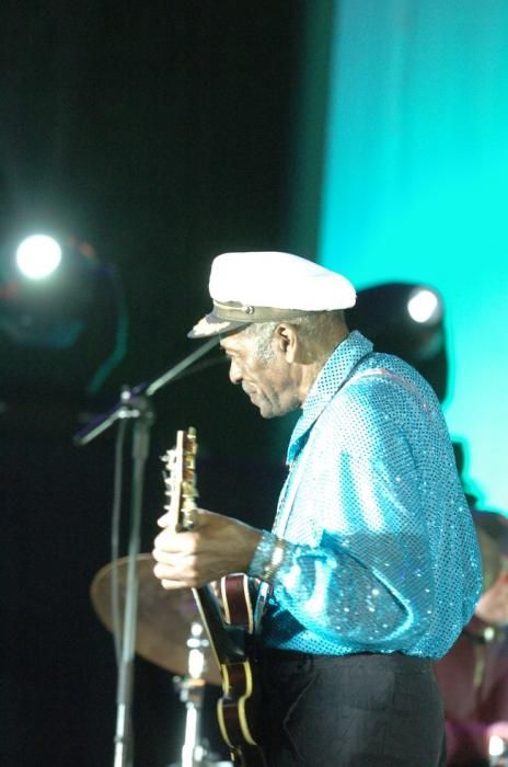 ACTUACION DE .CHUCK BERRY. EN EL AUDITORIO DEL ...