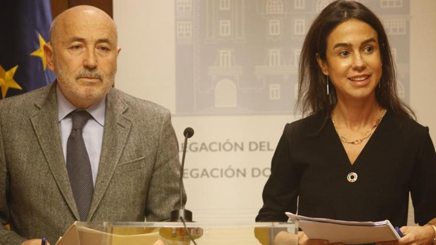 La presidenta de Adif, Isabel Pardo de Vera, junto al delegado del Gobierno, Javier Losada.