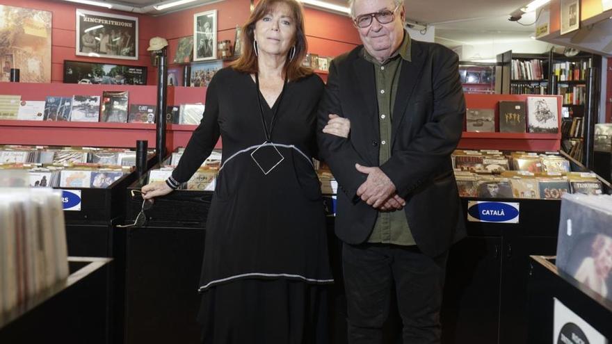 Maria del Mar Bonet y JosÃ© MarÃ­a Vitier, ayer en Xocolat, donde hablaron del concierto que ofrecerÃ¡n maÃ±ana en Cala Millor, en sa MÃ niga.