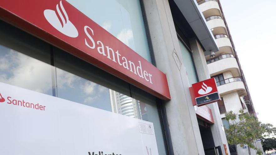 El Santander negocia su ERE.