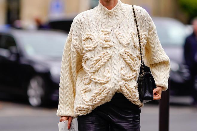 Street Style : Paris Fashion Week Womenswear Spring/Summer 2019 : Day Nine