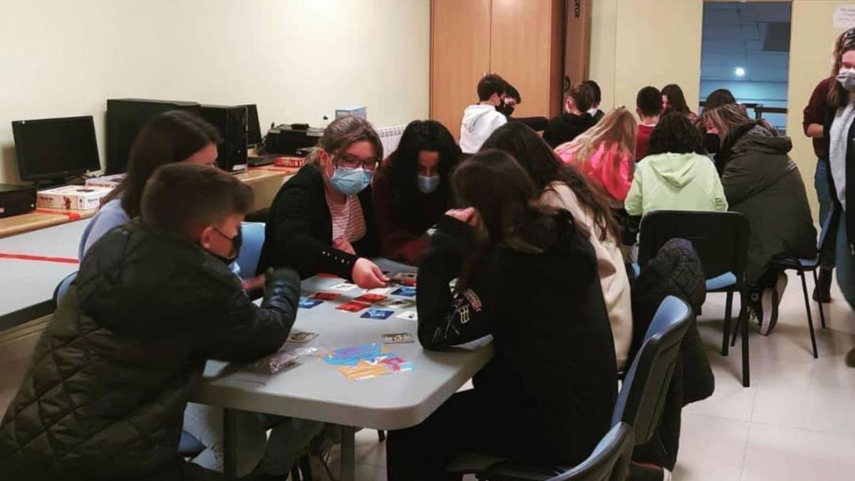 Los jóvenes disfrutaron de diferentes actividades durante la jornada celebrada en Almudévar. | SERVICIO ESPECIAL