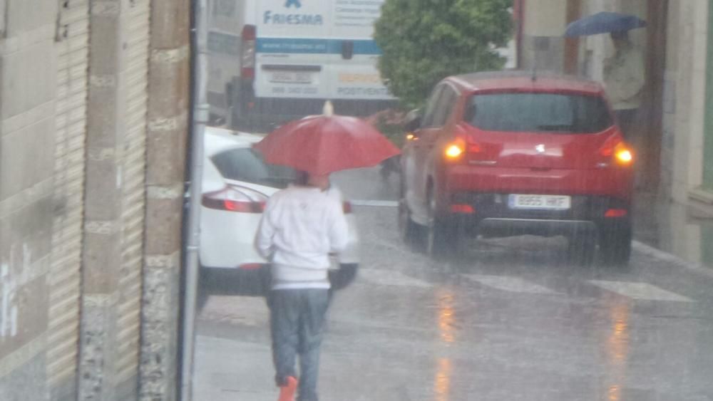 Una fuerte tormenta anega Orihuela