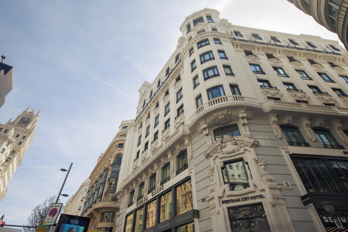 Fachada del hotel Pestana CR7 en Gran Vía