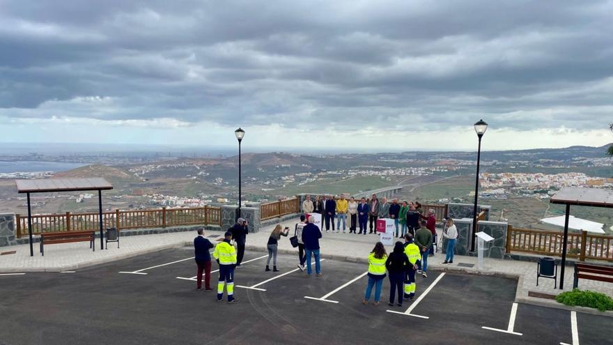 El mirador de la Montaña reabre su parte pública con horario y vigilancia