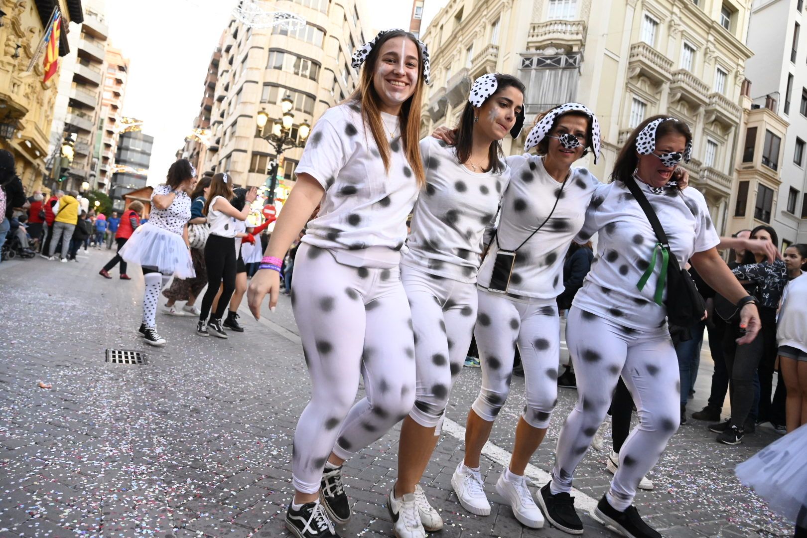 Desfile de collas y carros