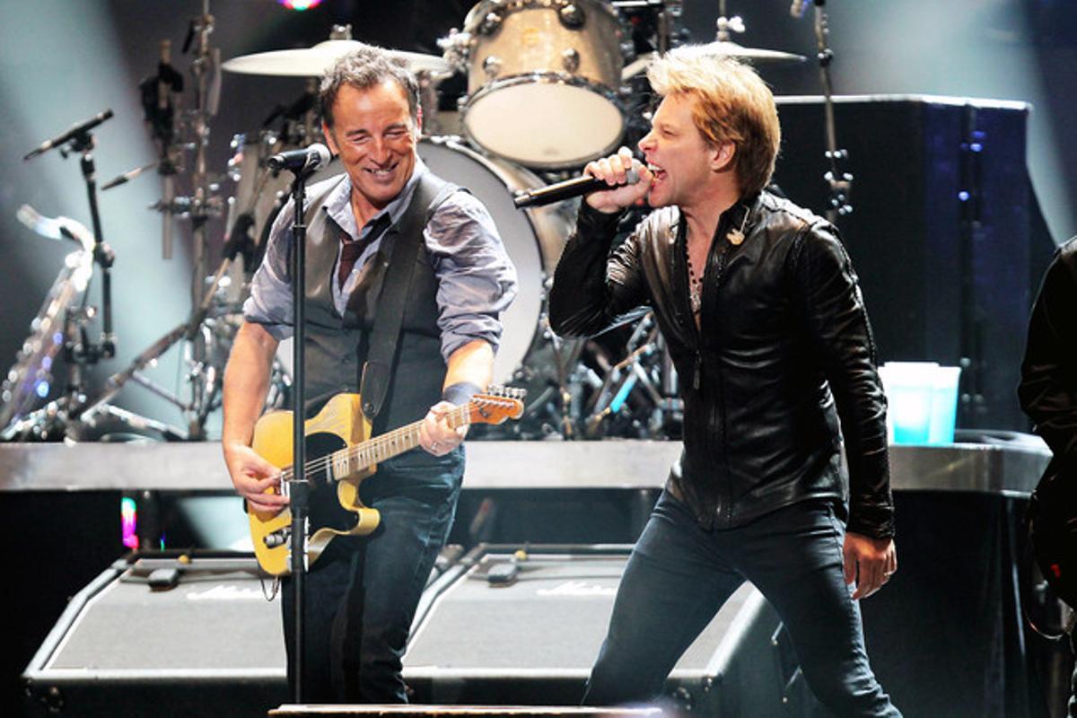 Bruce Springsteen i Jon Bon Jovi toquen al concert solidari per als afectats del ’Sandy’.