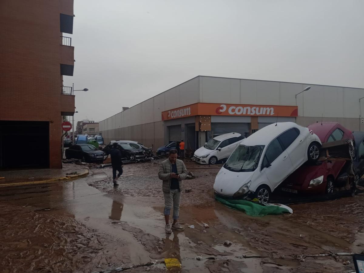 GALERÍA | El desolador paisaje de Paiporta (Valencia), a través del objetivo de un zamorano residente en la localidad