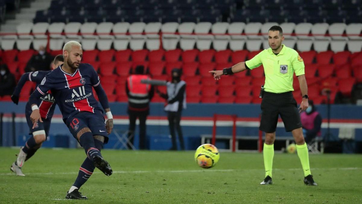 Neymar anotó el penalti, pero estuvo muy gris