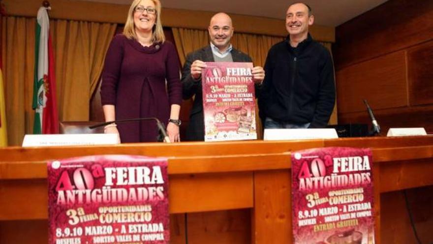 Mercedes Cuiña, Óscar Durán y Sindo Villamayor, ayer, en la Fundación de Exposicións.  // Bernabé / Luismy