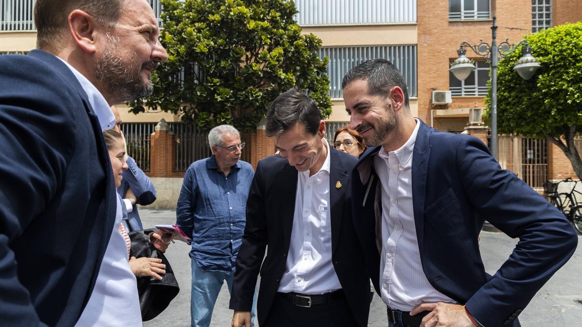 Bielsa junto al alcalde de Burjassot, Rafa García.