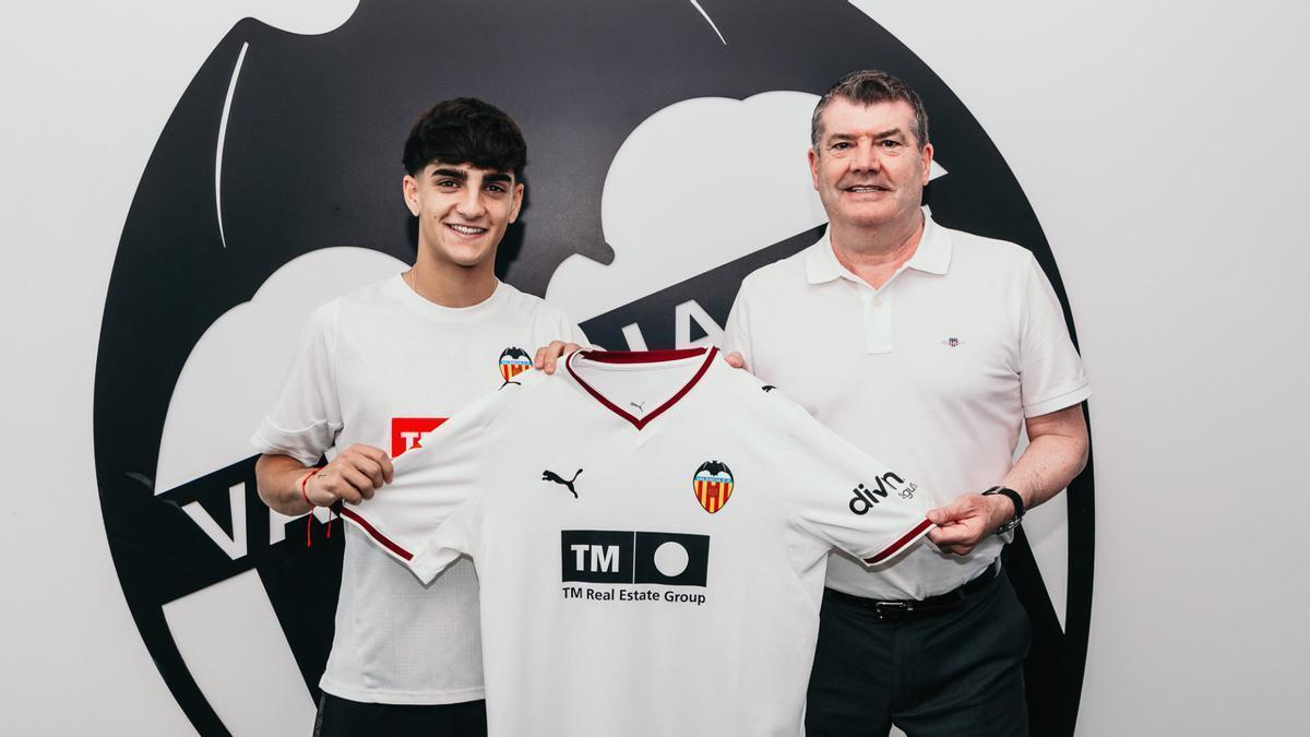 VÍDEO: Víctor júnior se destapa como goleador precoz