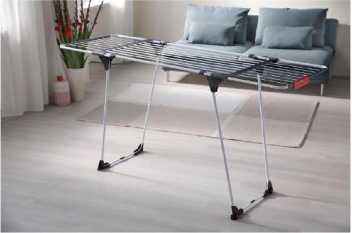 Colas en Lidl para hacerse con el tendedero extensible por menos de 30 euros: admite hasta dos cargas de lavadora y tiene cuerdas xxl