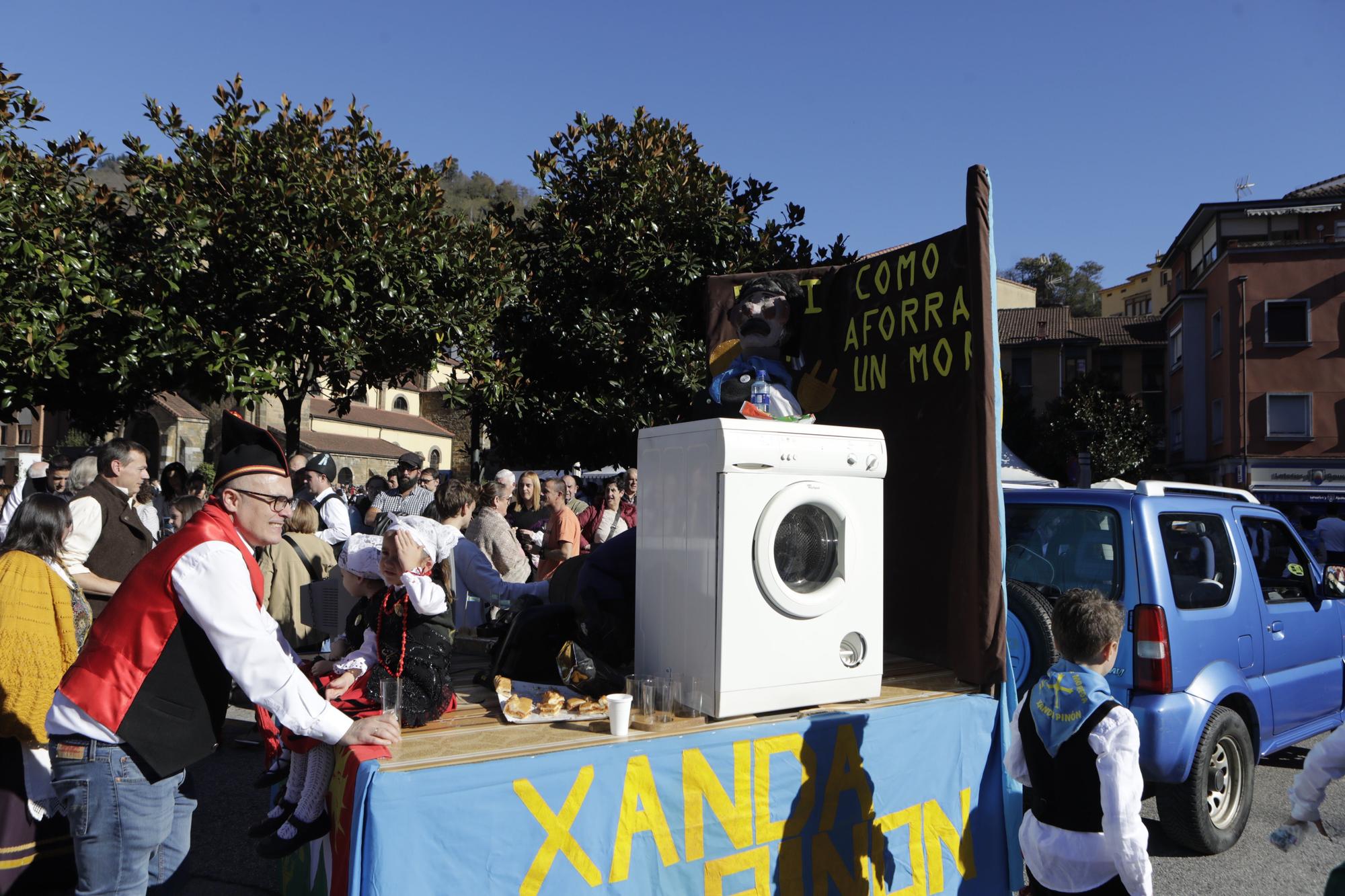 EN IMÁGENES: La localidad allerana de Moreda celebra San Martín, la fiesta de los Humanitarios