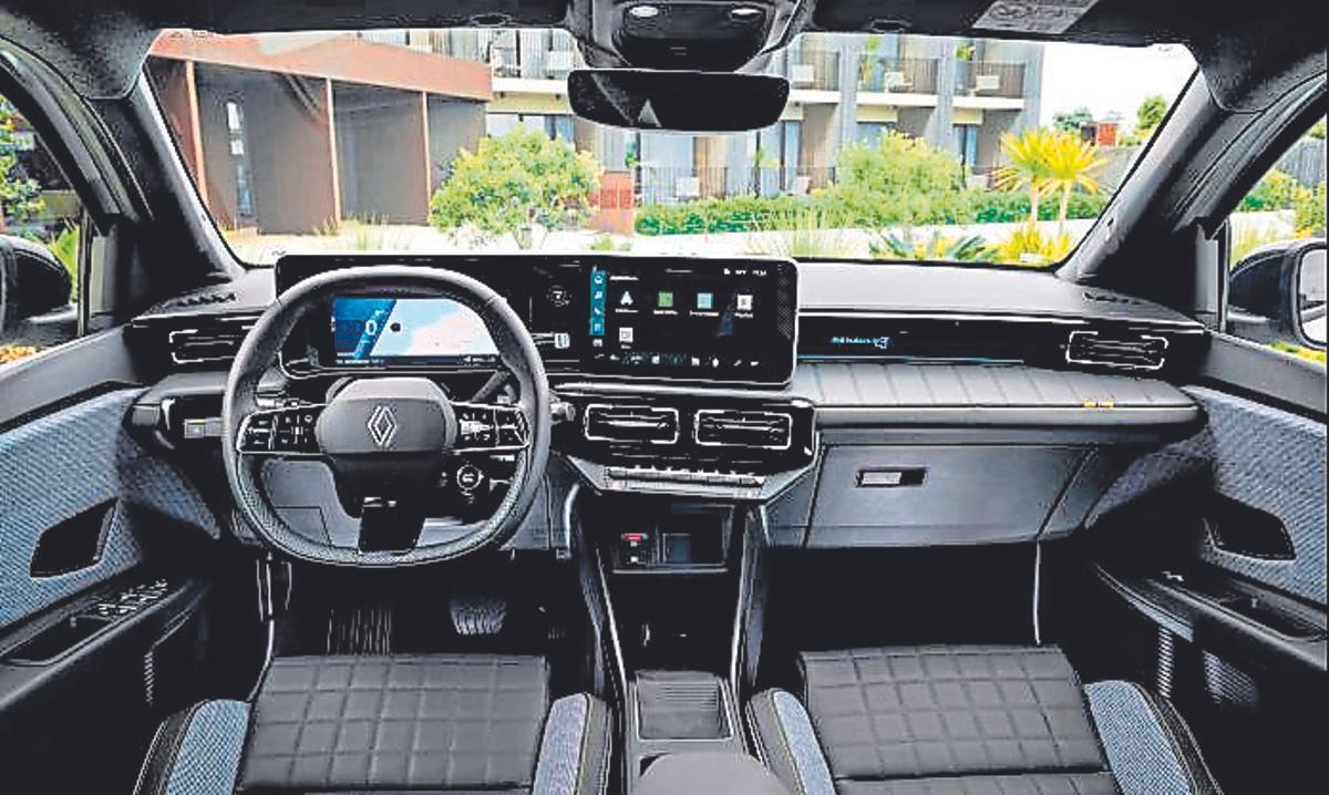 Interior del Renault 4 E-Tech eléctrico.