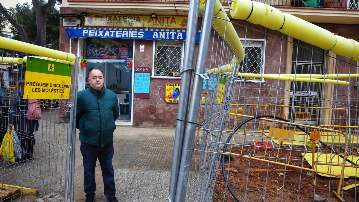 Cierra la 'Peixateria Anita' del barrio de Congrés tras más de siete décadas