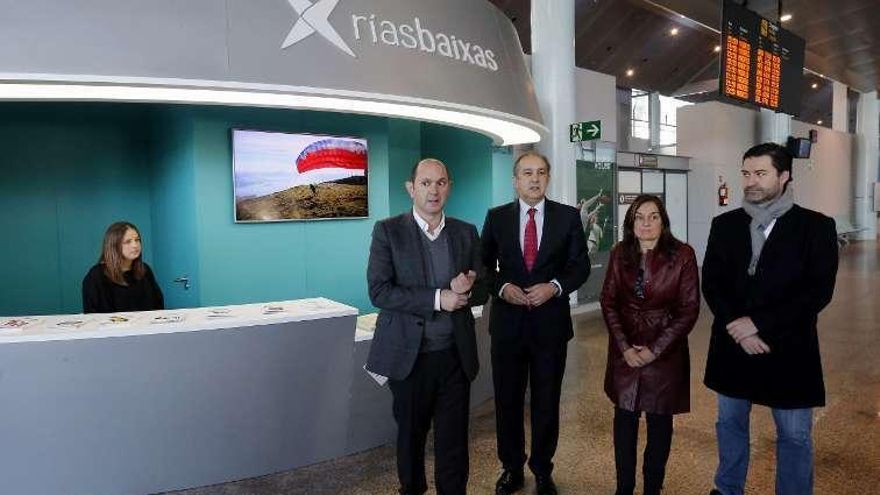 Louzán, Figueroa, Iglesias y Álvarez en la oficina de Peinador. // M.G.B.