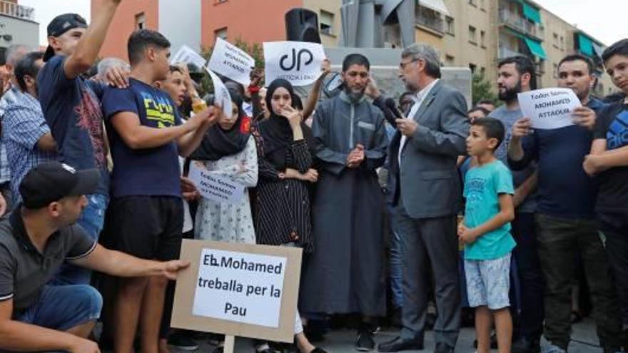 Concentració ahir, a la plaça de la Llibertat de Salt.