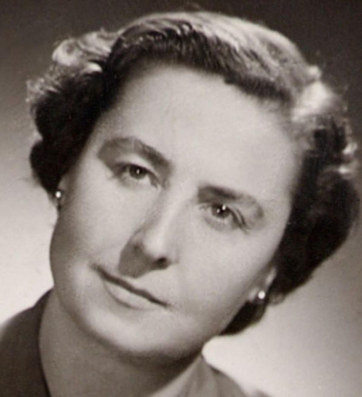 Una adelantada de la enseñanza femenina  | L. O.