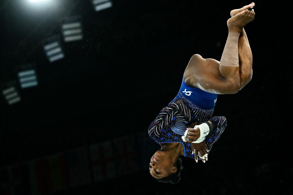 Simone Biles gana la medalla de oro en gimnasia artística