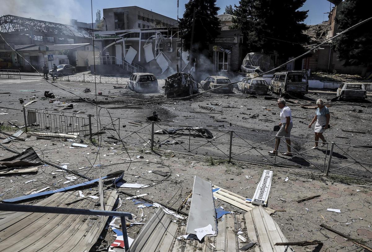 Devastación en la zona de Donetsk provocada por un ataque con drones.