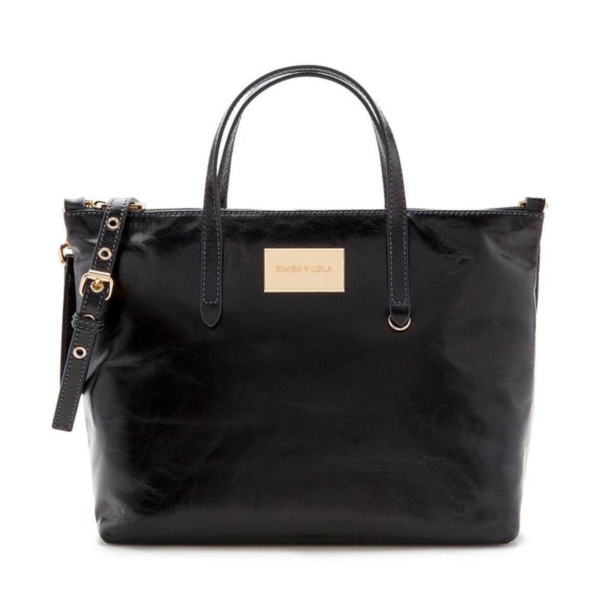 Copia el look de Miranda Kerr: bolso shopper negro