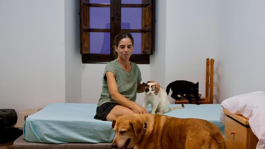 Julia, vecina de Azuébar: "He cogido al perro, los gatos y los papeles importantes"