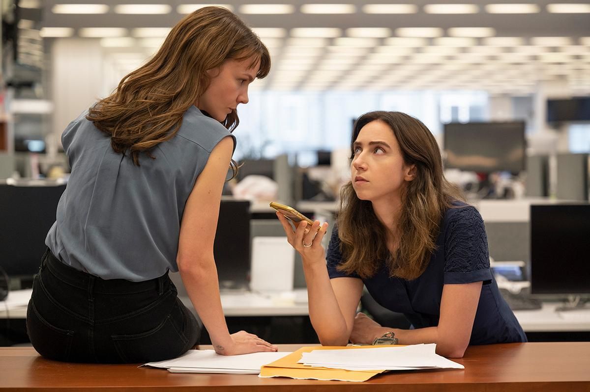 Un fotograma de ’Al descubierto’, con Carey Mulligan y Zoe Kazan como las periodistas que destaparon en caso Weinstein.