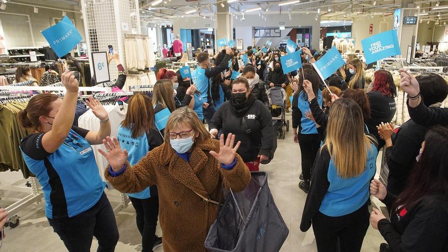 Gran expectació a l&#039;obertura del Primark a l&#039;Espai Gironès de Salt