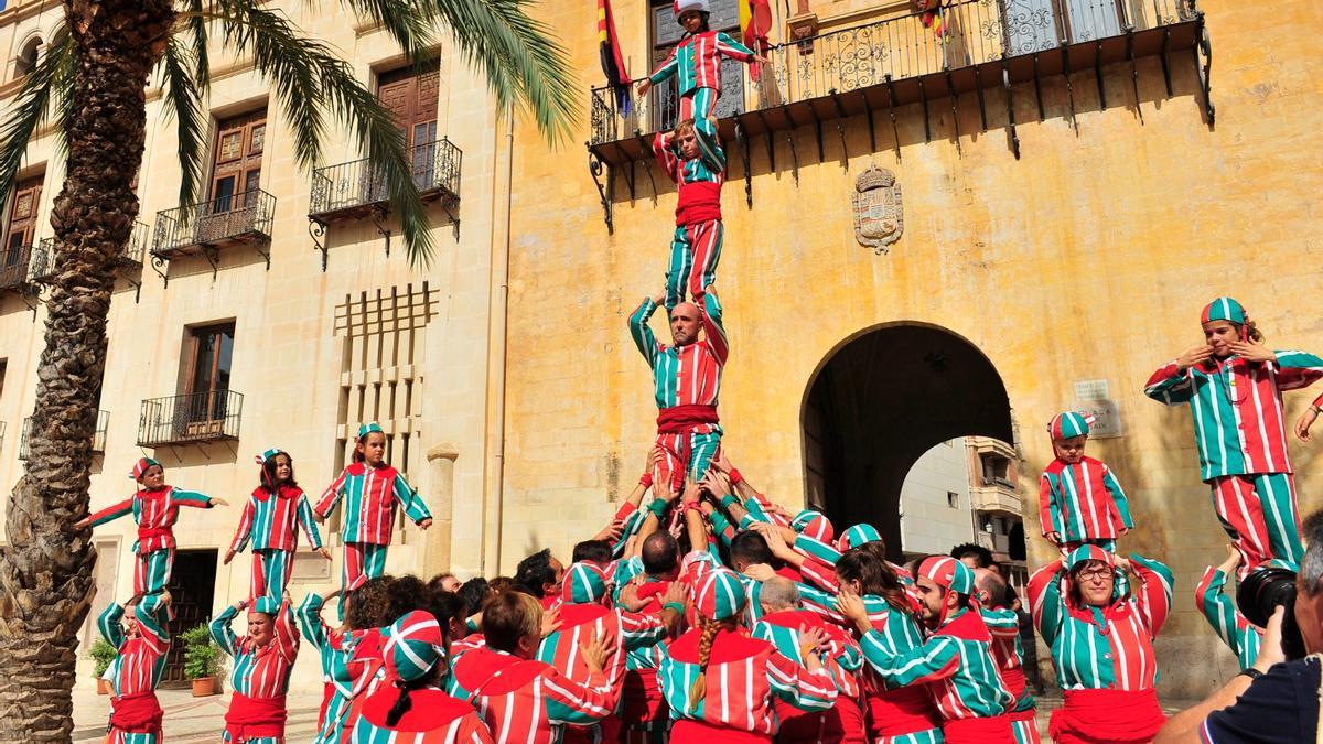 Dolçainada y muixeranga en Elche por el 9 de octubre