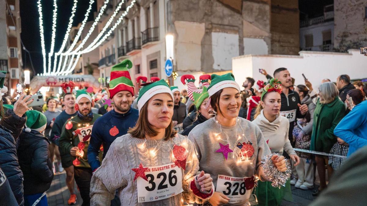 Corredores en la edición pasada de la San Silvestre de Mérida.
