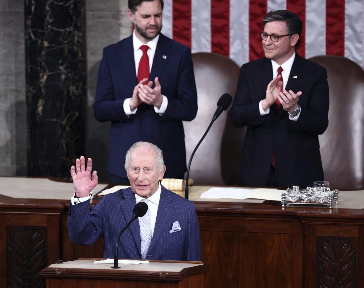 Trump i Carles III reivindiquen els llaços entre els EUA i el Regne Unit