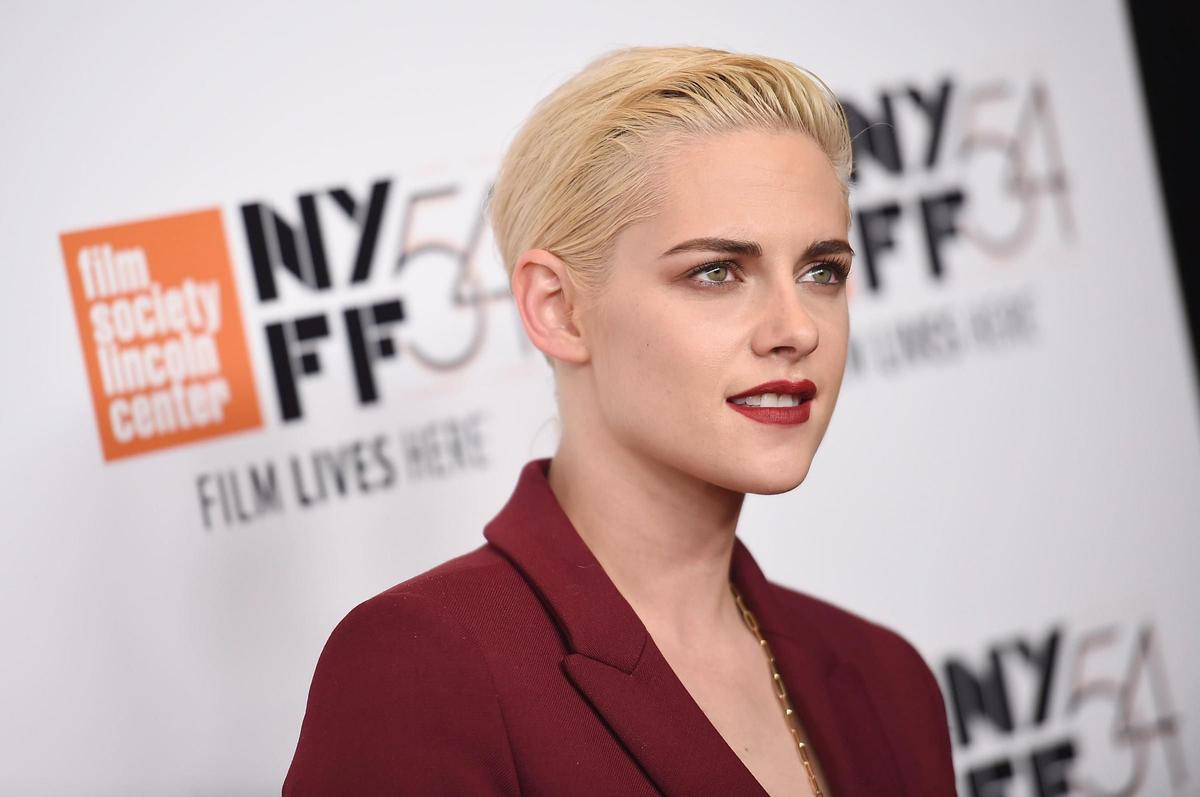 Todos los cambios de look de Kristen Stewart, rubia oxigenada