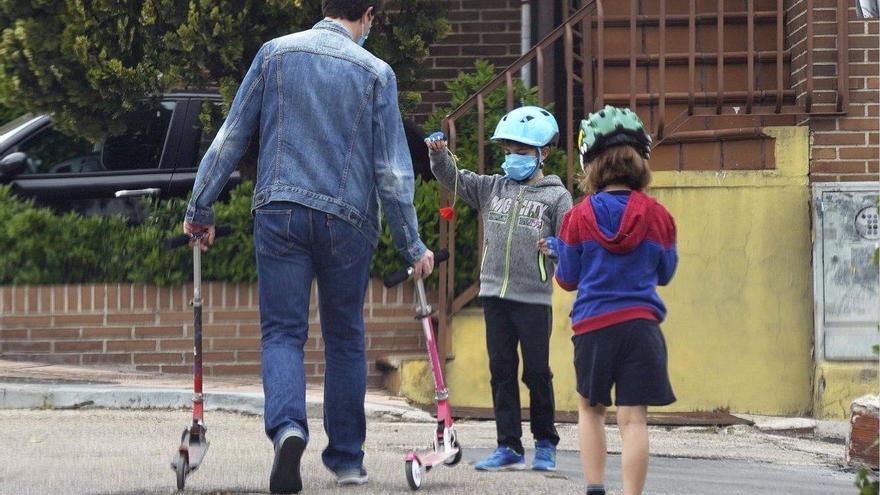 Los niños pueden tener anticuerpos de la covid-19 y el virus en su sistema a la vez