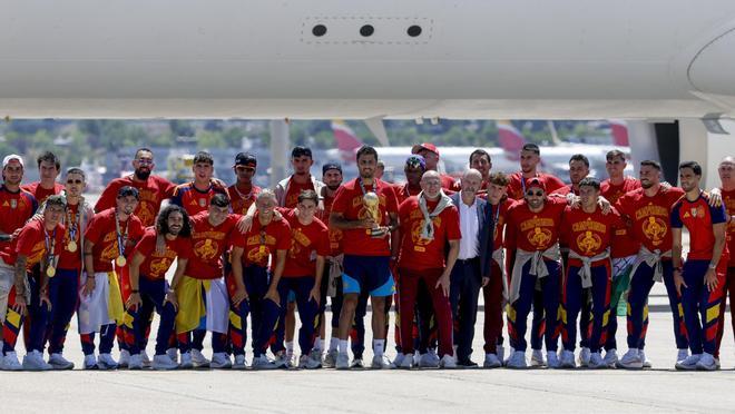 La Selección aterriza en Madrid tras proclamarse como campeona en el Mundial