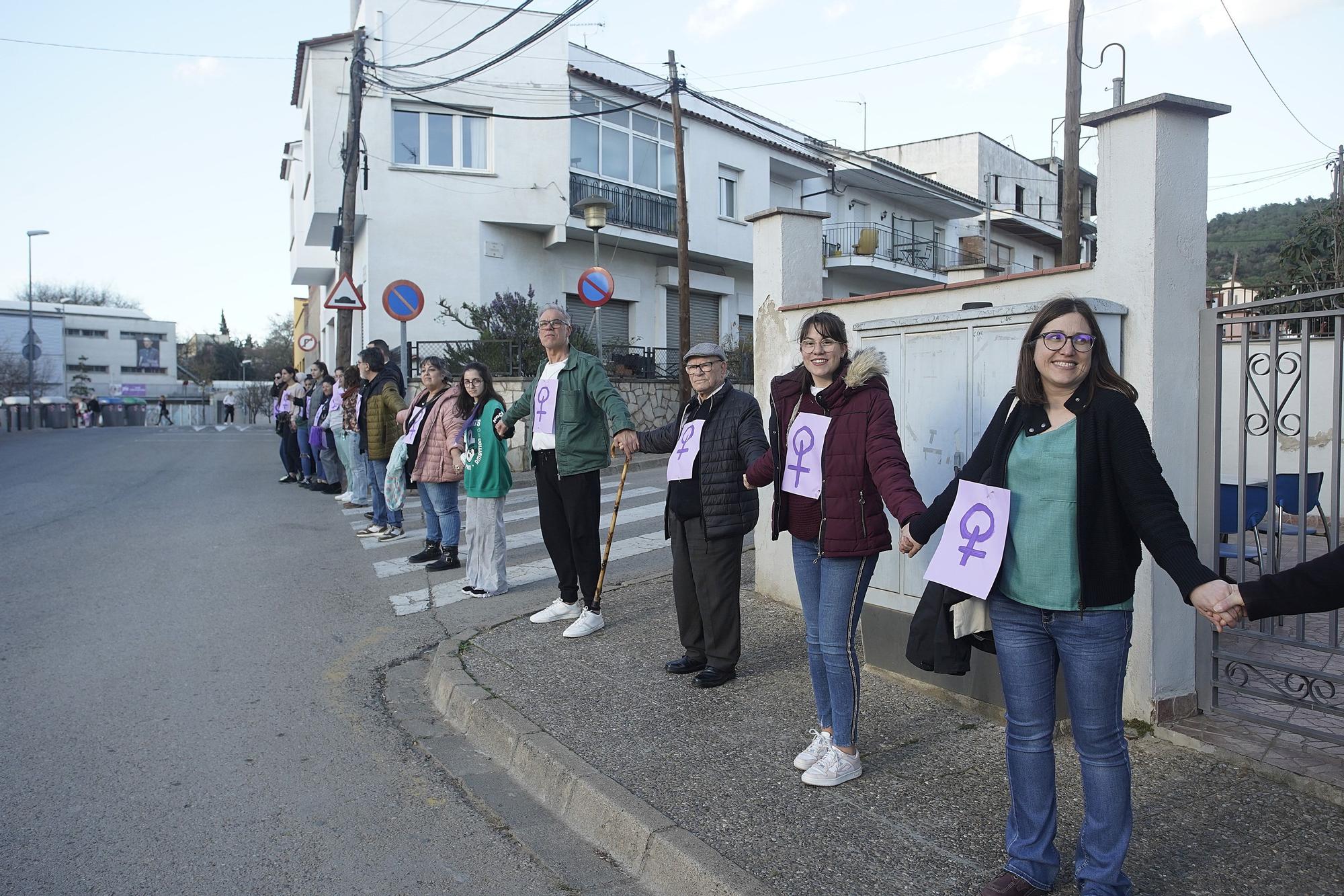 Les imatges de la cadena humana a Girona Est pel 8M