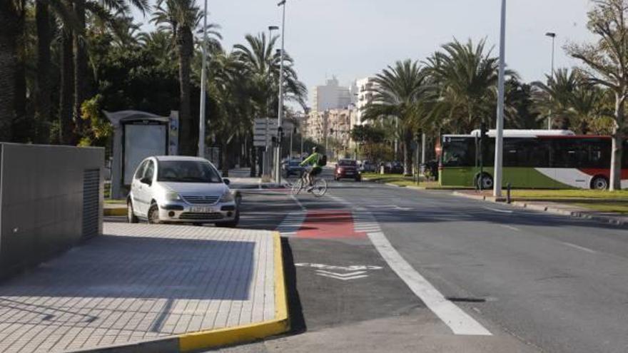 Uno de los nuevos tramos del carril bici en Elche.