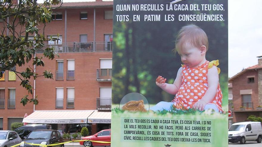 En la campanya, una nena té la boca empastifada d&#039;excrements · Diari de Girona