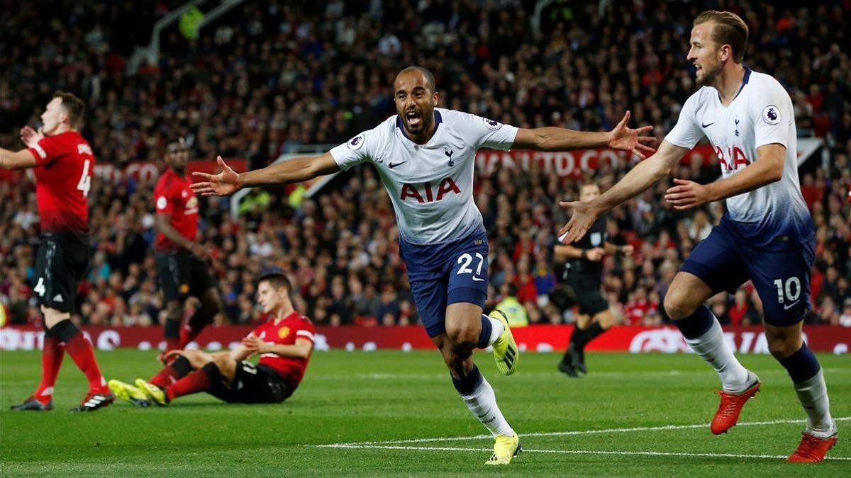Lucas Moura, del tottenham, celebra un gol al United junto a Harry Kane.