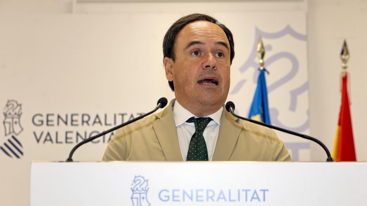 El president de la Generalitat, Juanfran Pérez Llorca, en la declaración institucional pronunciada este viernes en Torrevieja.