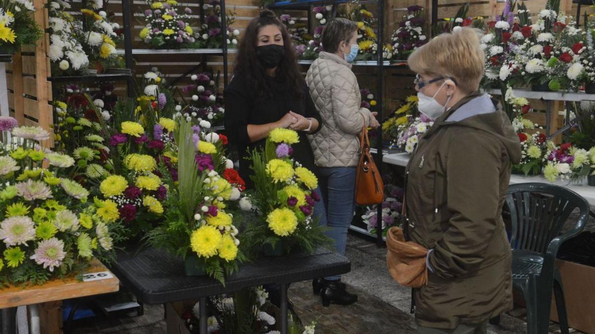 Flores a la venta en Vilagarcía. |   // NOÉ PARGA