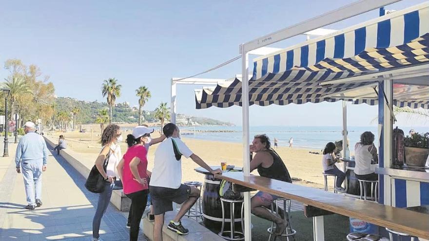 Imagen de archivo de un chiringuito, uno de los principales atractivos turísticos en verano en Benicàssim, con un gran reclamo entre los vecinos y turistas.