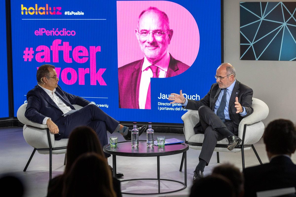 El director de EL PERIÓDICO, Albert Sáez, y el portavoz del Parlamento Europeo, Jaume Duch, durante el Afterwork.