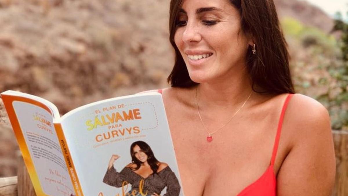 Anabel Pantoja publica 'El plan de Sálvame para curvys', un manual de estilo de vida saludable con recetas sorprendentemente potentes