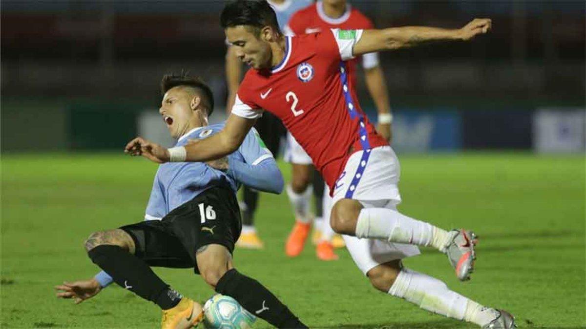 Enfado monumental en Chile por un posible penalti de Coates no pitado